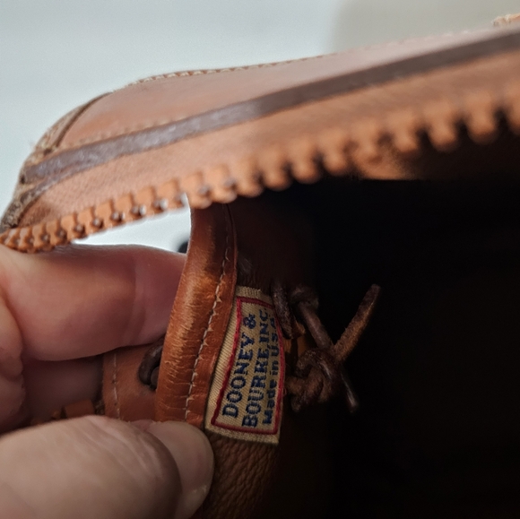 Vintage Dooney and bourke satchel - Picture 6 of 8